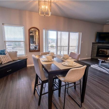 Brooklynn'S Bay, Elegant Lakefront Condo Retreat Χοτ Σπρινγκς Εξωτερικό φωτογραφία