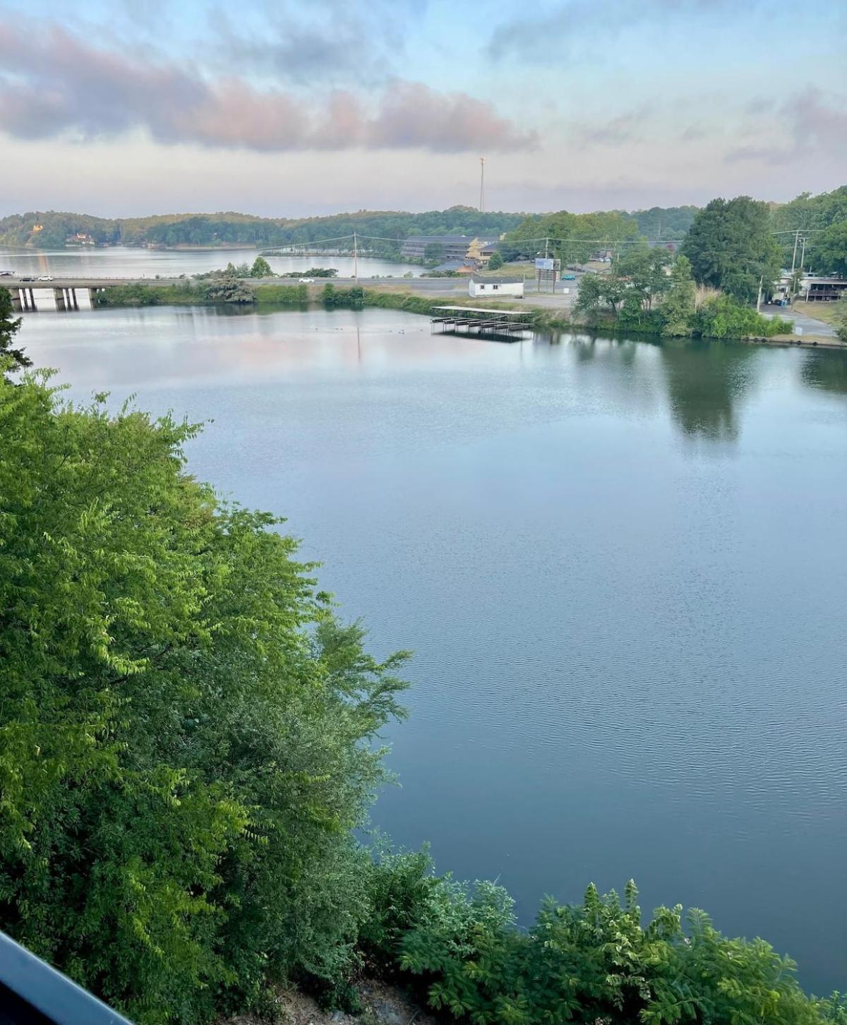 Brooklynn'S Bay, Elegant Lakefront Condo Retreat Χοτ Σπρινγκς Εξωτερικό φωτογραφία