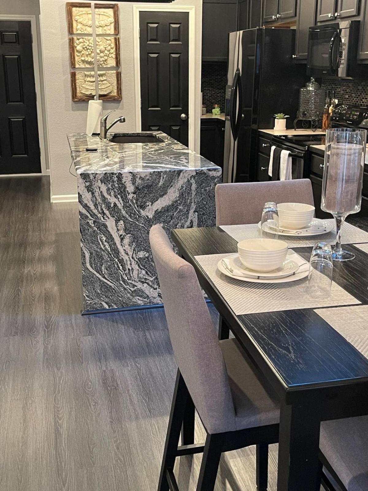 Brooklynn'S Bay, Elegant Lakefront Condo Retreat Χοτ Σπρινγκς Εξωτερικό φωτογραφία