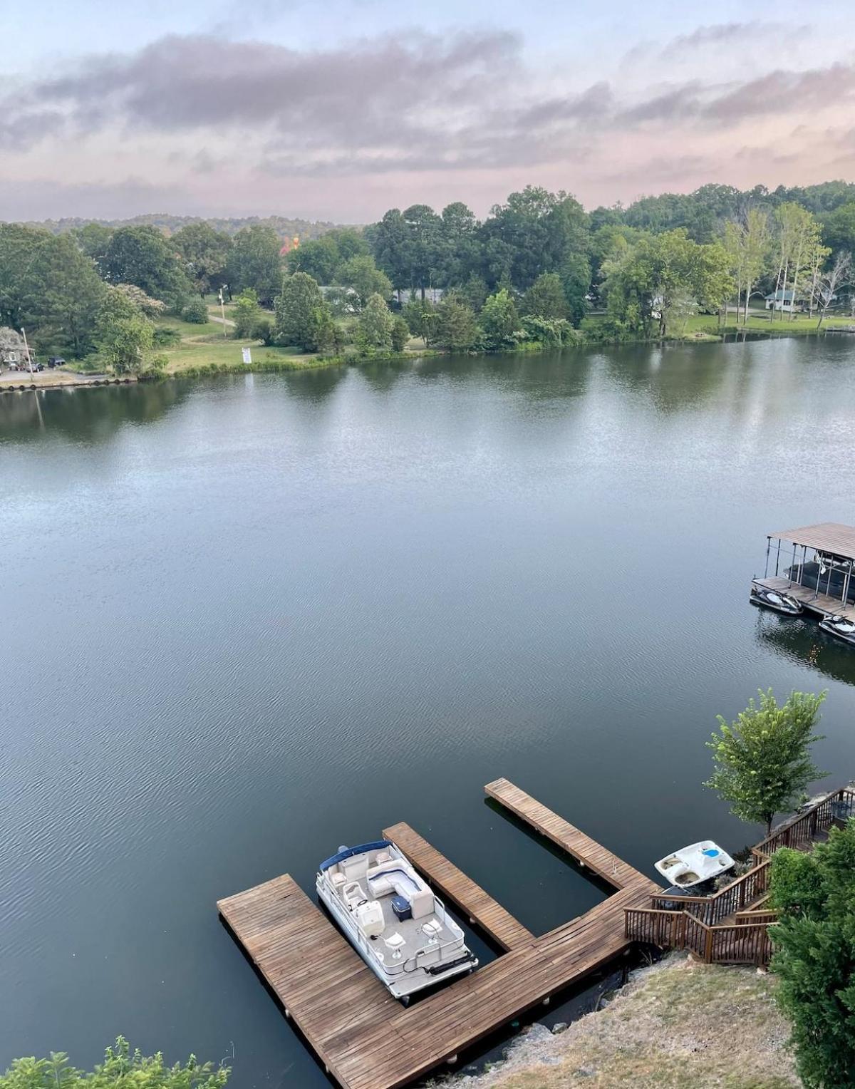 Brooklynn'S Bay, Elegant Lakefront Condo Retreat Χοτ Σπρινγκς Εξωτερικό φωτογραφία