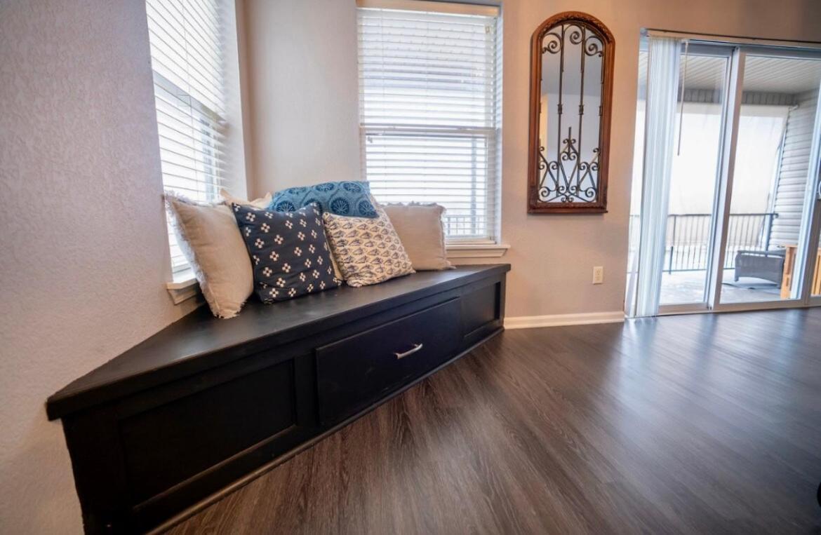 Brooklynn'S Bay, Elegant Lakefront Condo Retreat Χοτ Σπρινγκς Εξωτερικό φωτογραφία